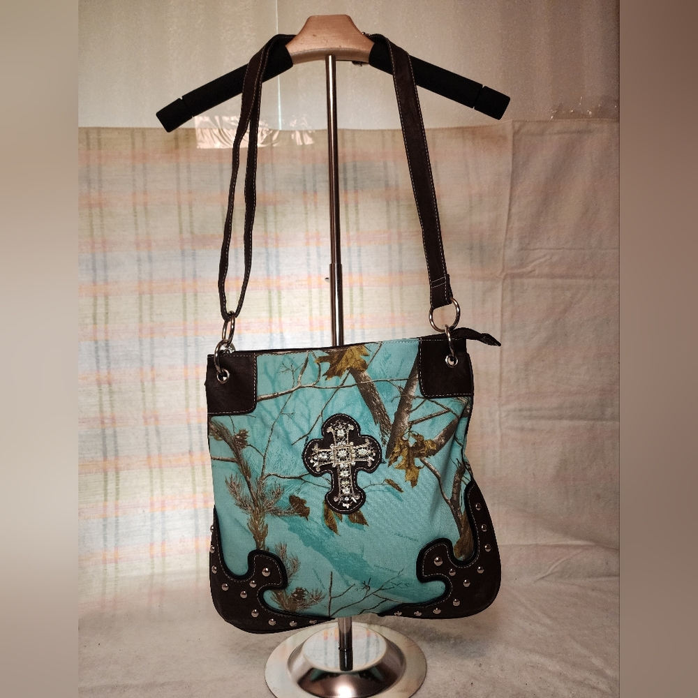 Realtree Turquoise Crossbody Shoulder Purse Camouflage With Rhinestine Cross